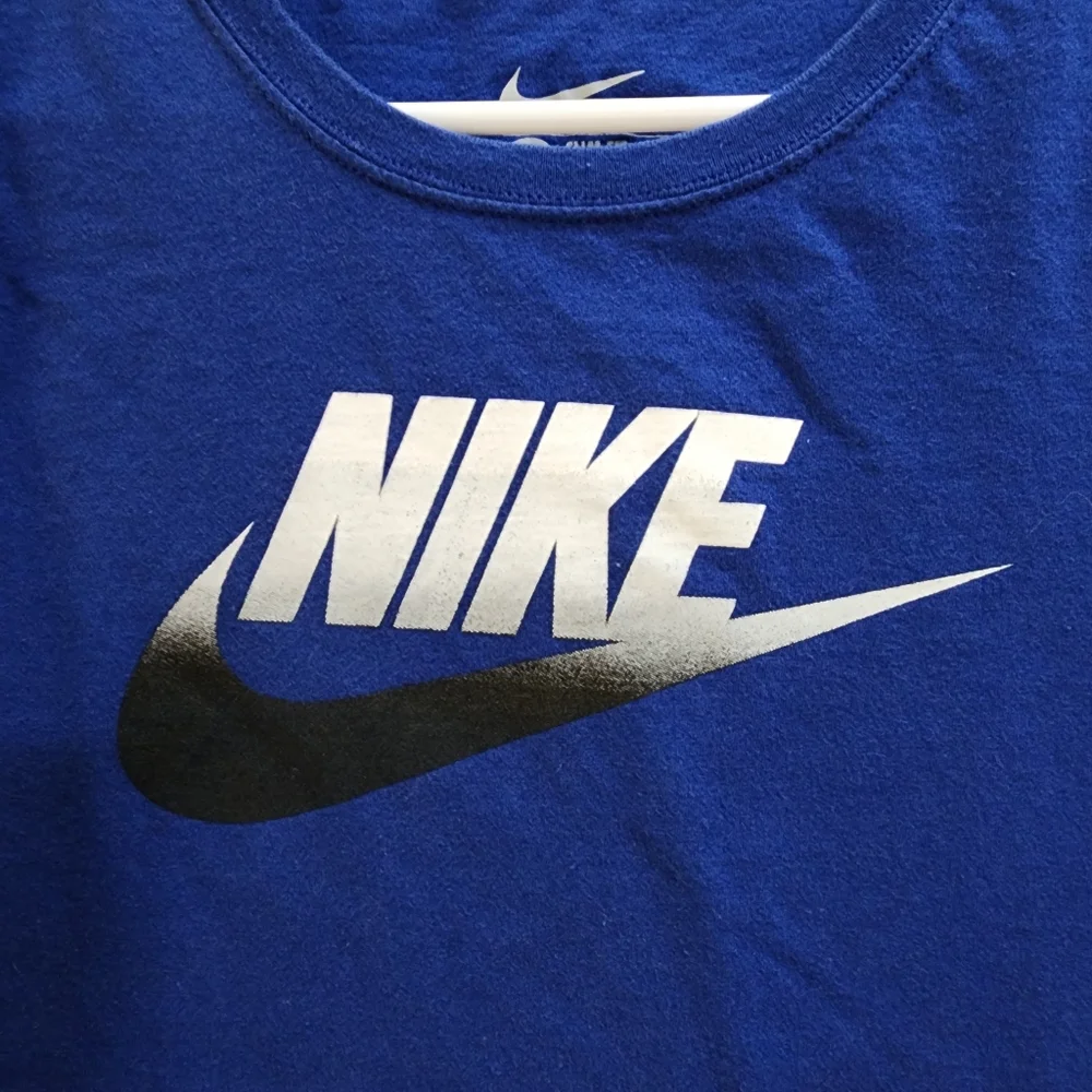 Nike Slim Fit Crewneck T-Shirt with Gradient Blue Black and White Swoosh Logo